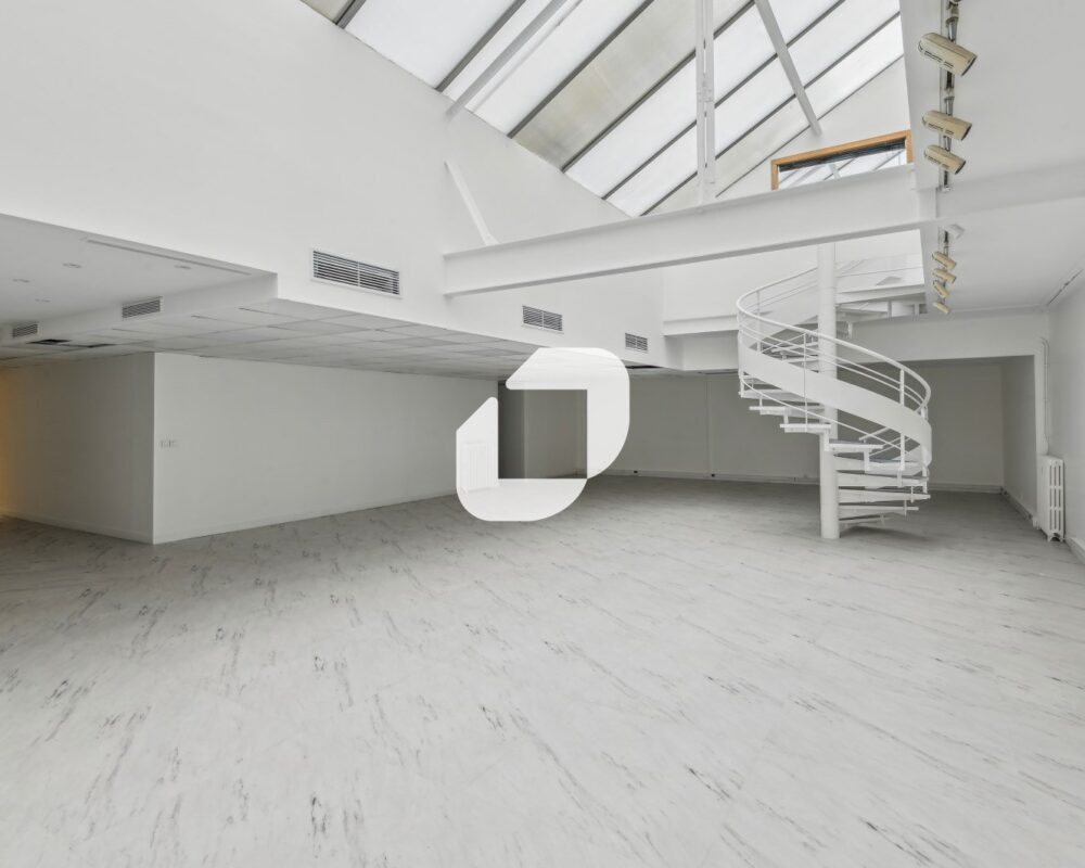 Local commercial 287 m² · à Paris · 287 m² · 121 000 €