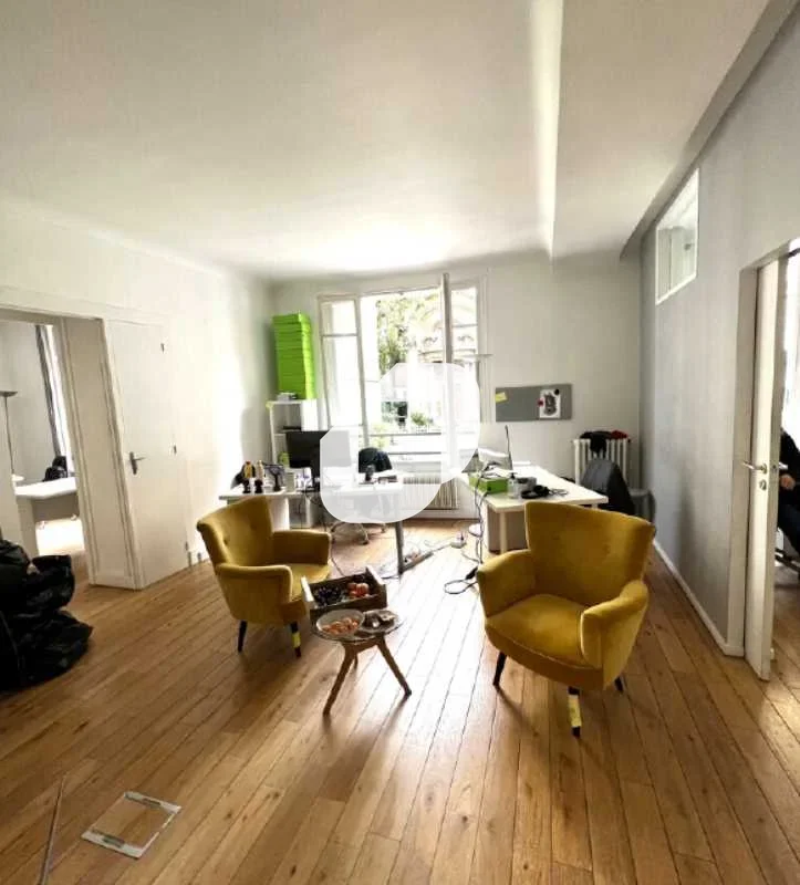 Local commercial 111 m² · à Paris · 111 m² · 4 810 €/mois